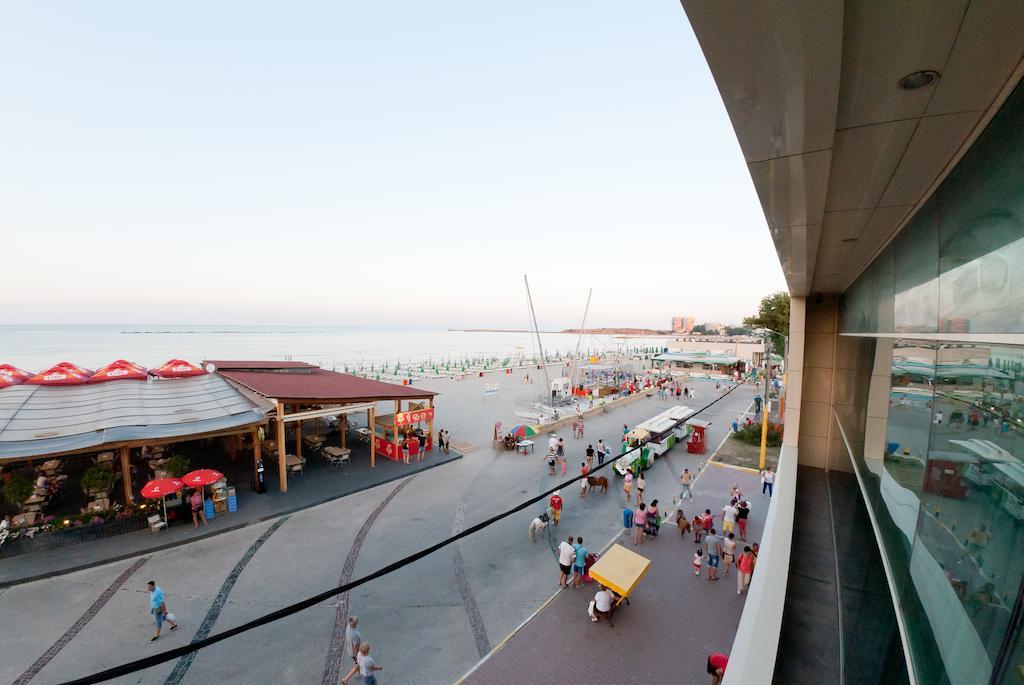 Complex Aristrocratos Hotel Mamaia Bagian luar foto